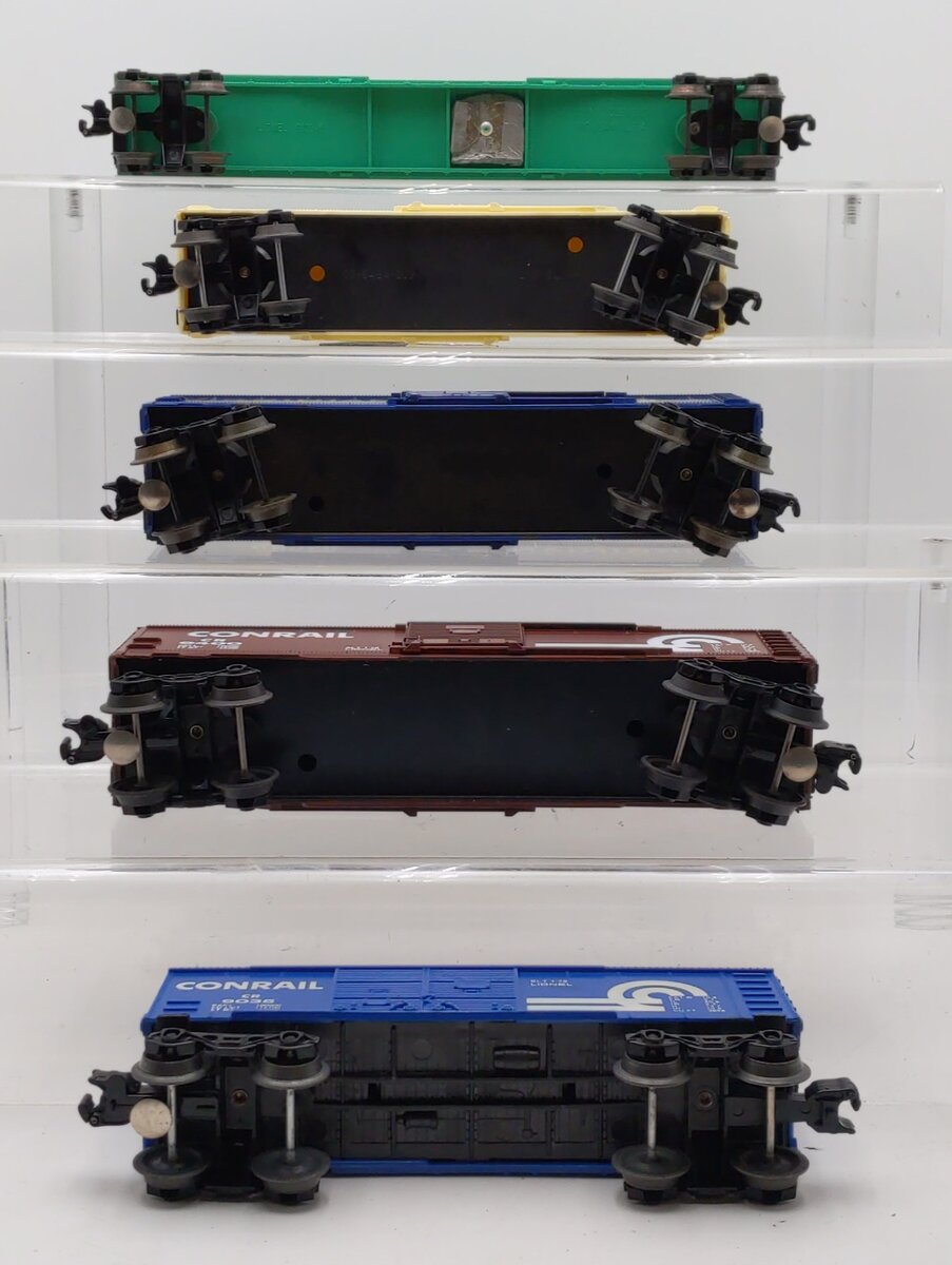 Assorted Lionel O PC,CR,VGN,& LV Freight Cars: 9035, 9139, 9400, 9777,& 9788 [5] EX