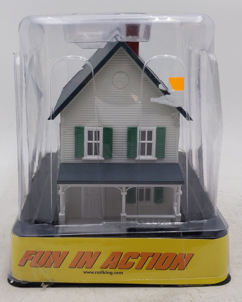 MTH 30-90119 O Row House W/ Porch (Off White w/ Green trim)