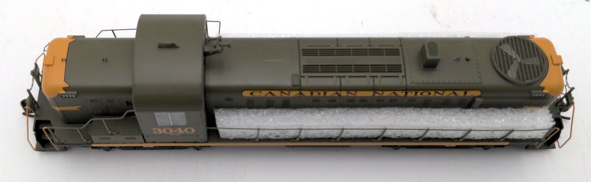 Athearn 96776 HO Scale Canadian National RS3 Diesel Locomotive #3040