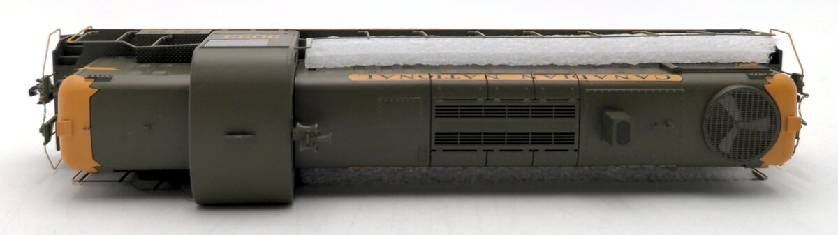 Athearn 96775 HO Scale Canadian National RS3 Diesel Locomotive #3033