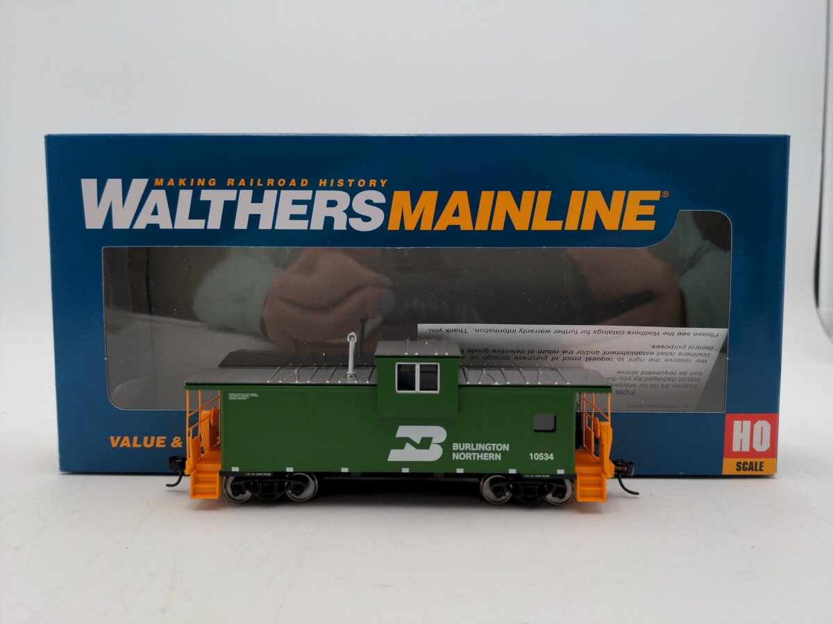 Walthers 910-8702 HO Scale Burlington Northern Caboose #10534