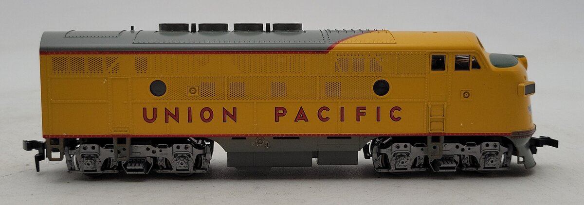 Stewart Hobbies 8510 HO Union Pacific F3A Phase II Powered Diesel Locomotive EX/Box