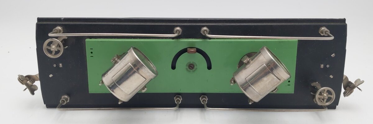 Lionel 220 Vintage Standard Gauge Green Searchlight Car with Nickel Trim EX/Box