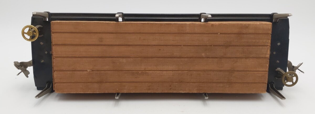 Lionel 211 Vintage Standard Gauge Flatcar with Stakes EX/Box