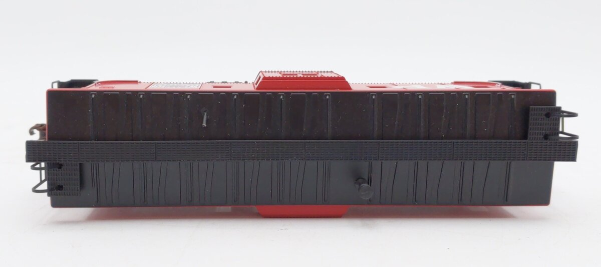 Athearn 74681 HO Scale Western Pacific Bay Window Caboose #444