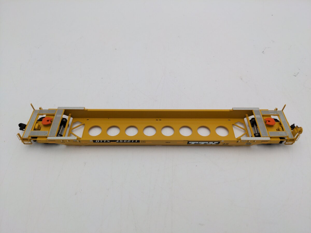 Walthers 920-109207 HO DTTX 48' Gunderson All-Purpose Well Car Trailer #456211