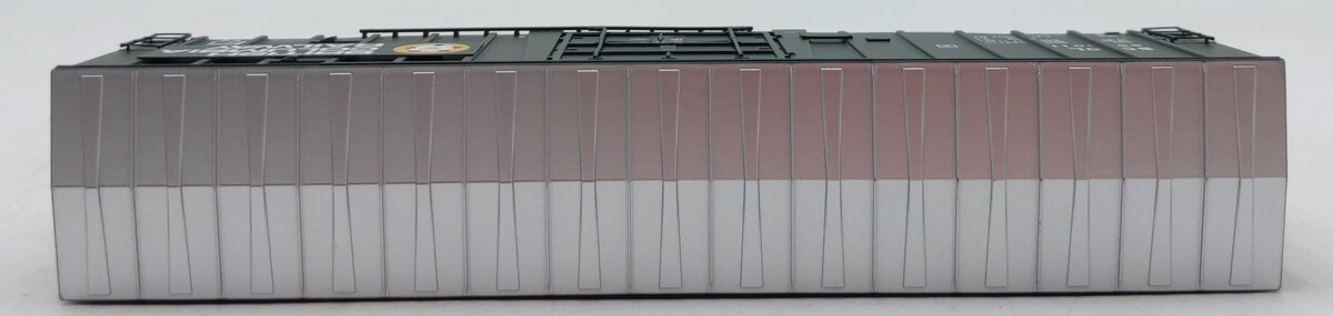 Atlas 20002673 HO British Columbia Railway NSC 50' Plug Door Box Car # 851011