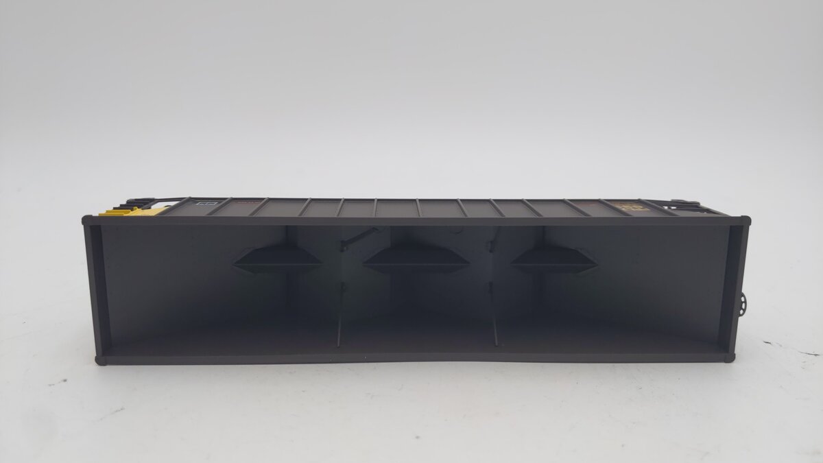 Bowser 43223 HO PPLX Executive Line 100-Ton 3-Bay Hopper Ready to Run #633