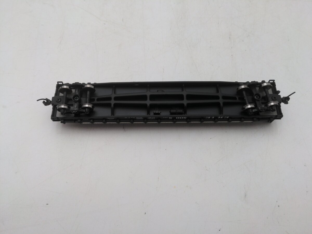 Walthers 910-5106 HO Erie 53' GSC Flat Car #8008
