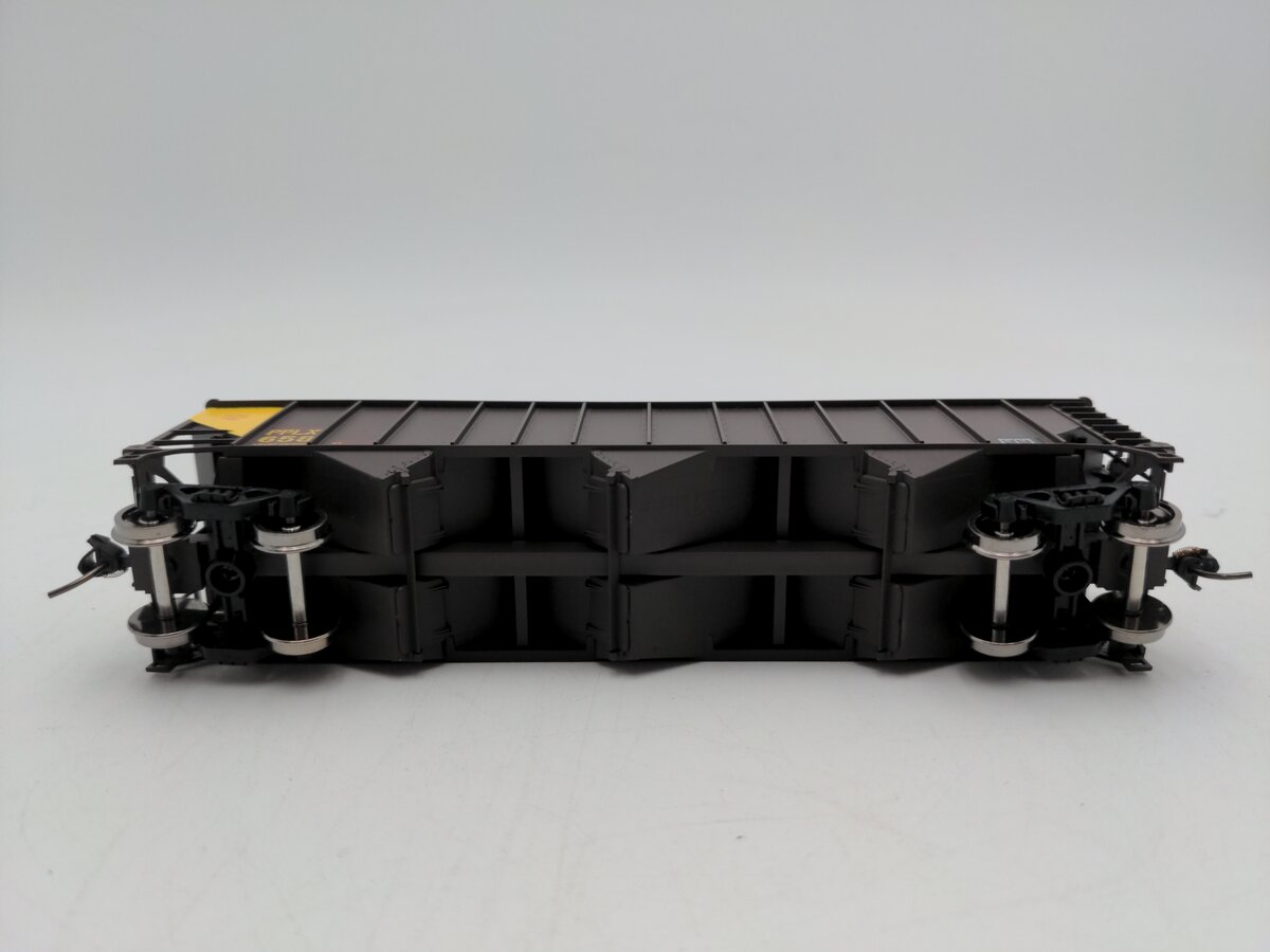 Bowser 43226 HO PPLX Executive Line 100-Ton 3-Bay Hopper Ready to Run #658