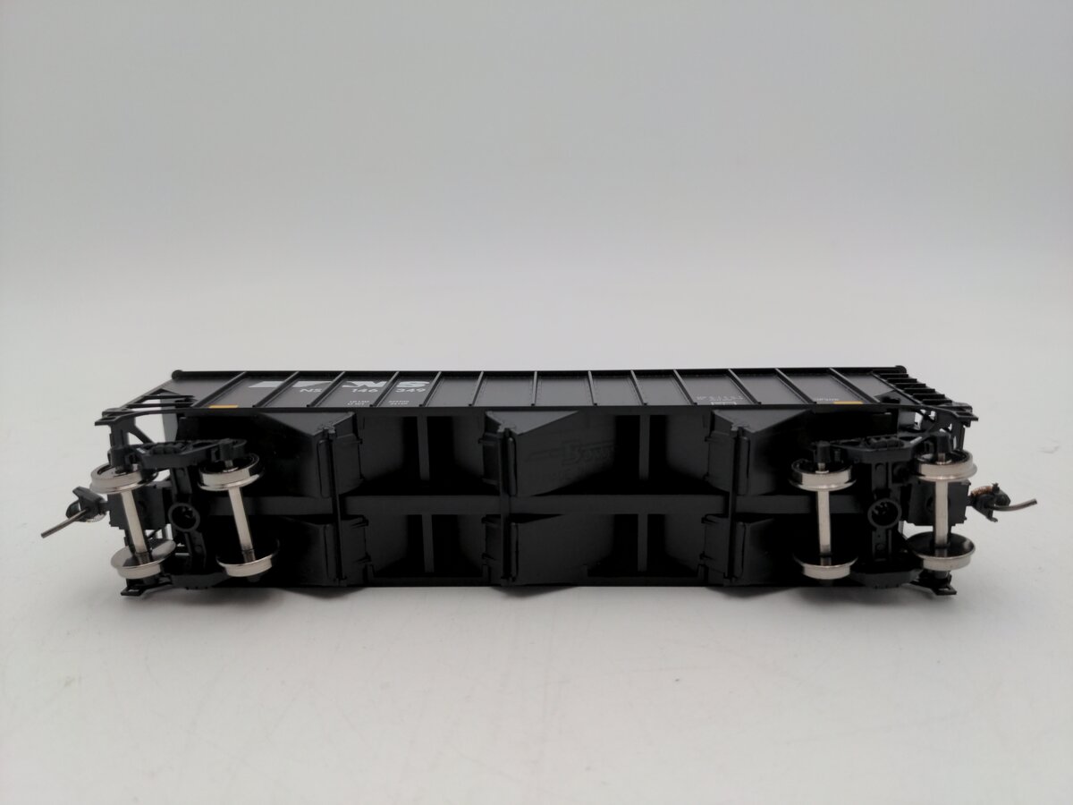 Bowser 43214 HO Norfolk Southern Executive Line 100-Ton 3-Bay Hopper RTR #146349