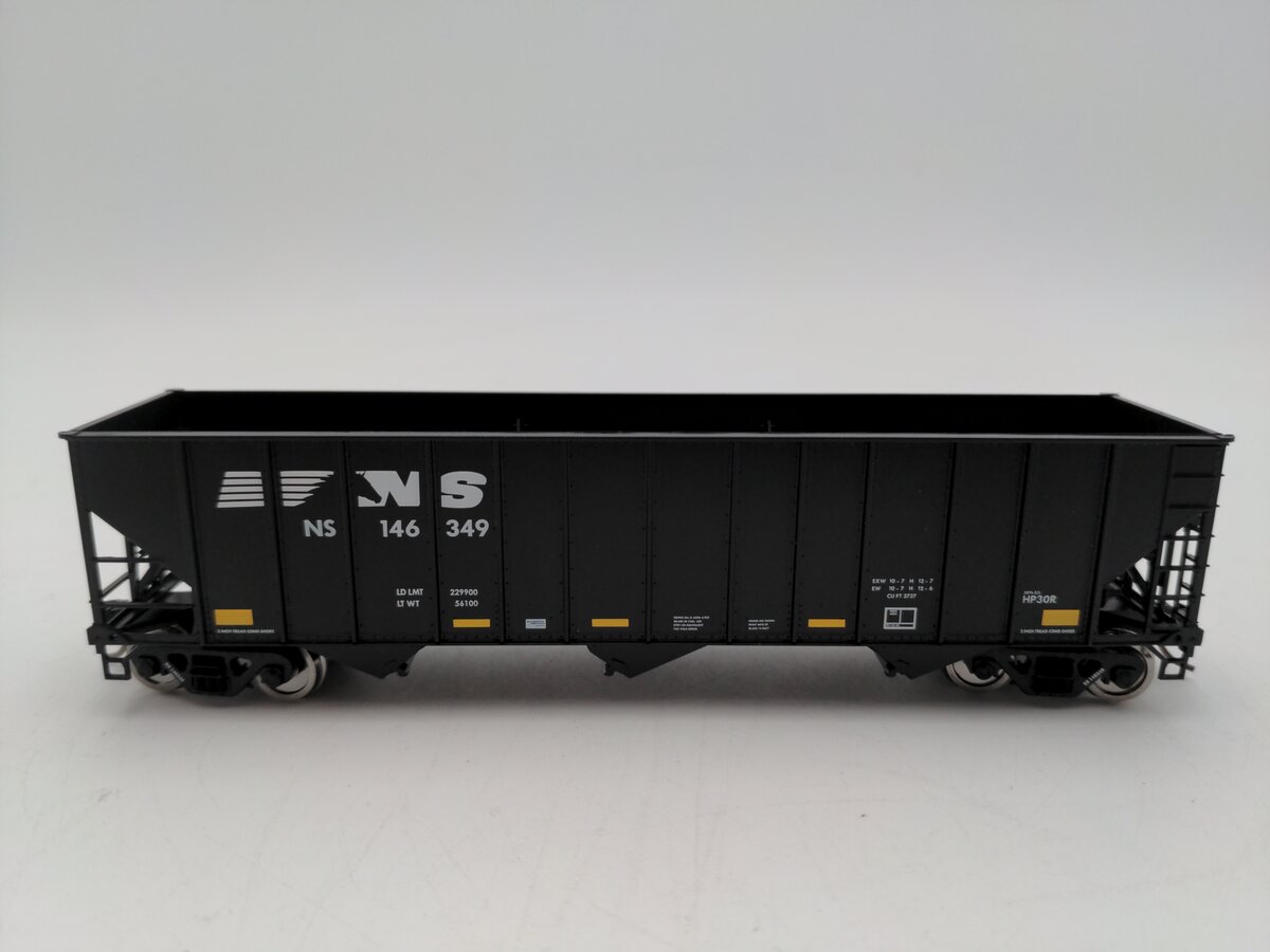 Bowser 43214 HO Norfolk Southern Executive Line 100-Ton 3-Bay Hopper RTR #146349