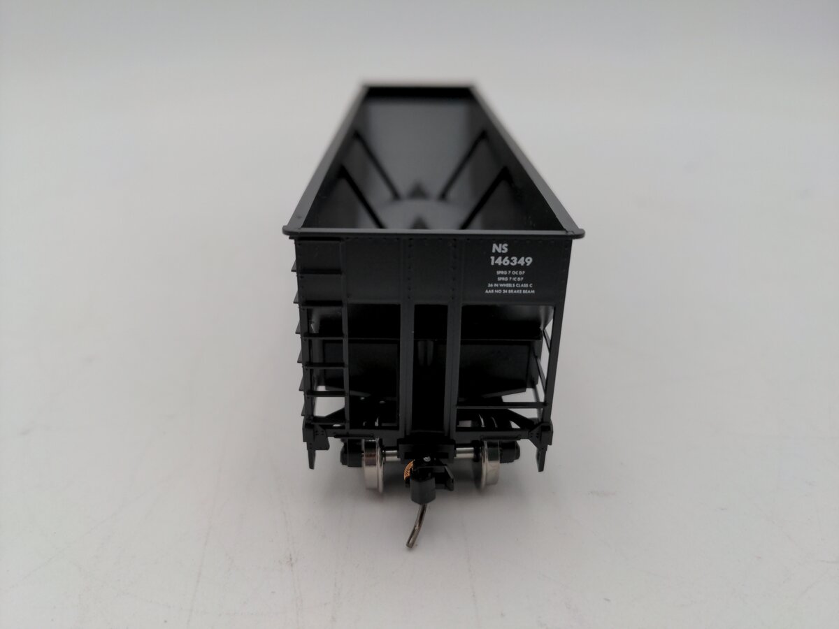 Bowser 43214 HO Norfolk Southern Executive Line 100-Ton 3-Bay Hopper RTR #146349