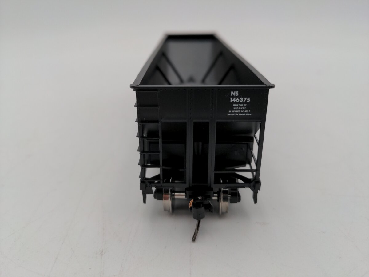 Bowser 43215 HO Norfolk Southern Executive Line 100-Ton 3-Bay Hopper RTR #146375