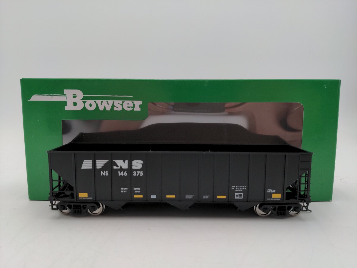 Bowser 43215 HO Norfolk Southern Executive Line 100-Ton 3-Bay Hopper RTR #146375