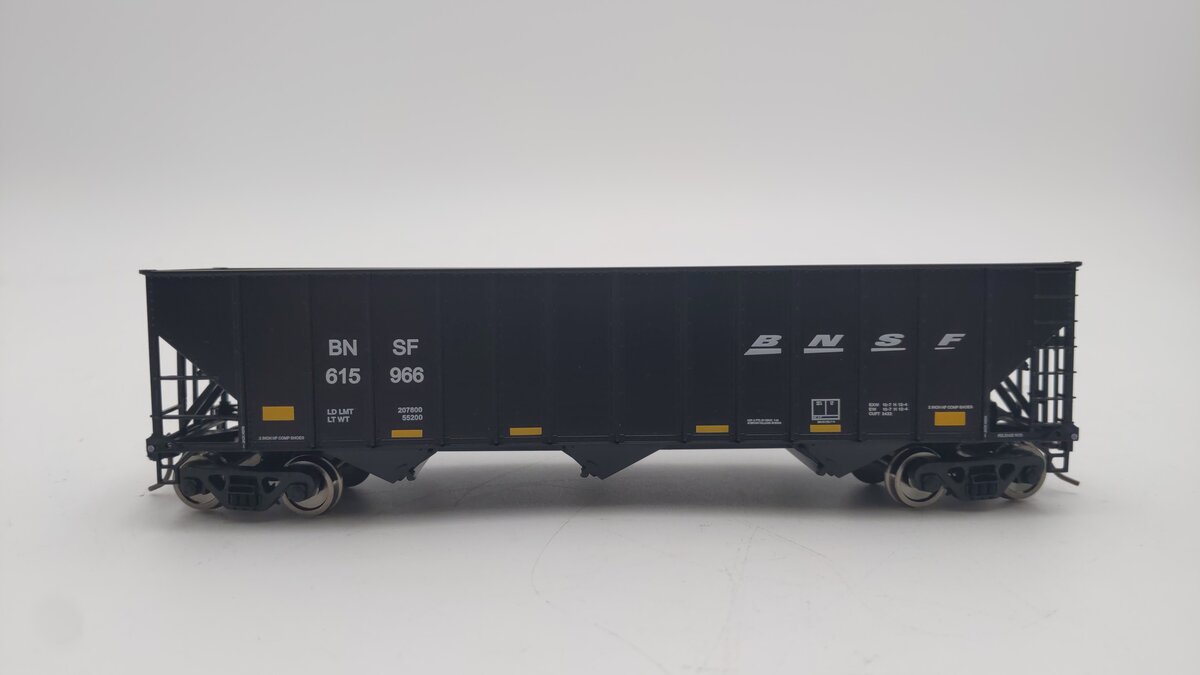 Bowser 43182 HO BNSF Railway Executive Line 100-Ton 3-Bay Hopper RTR #615966