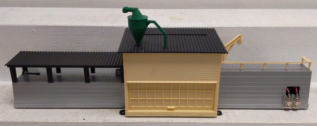 Lionel 6-32989 464 Sawmill (No Boards) LN/Box