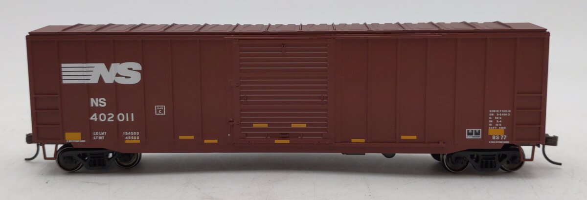 Atlas 20002577 HO Scale Norfolk Southern Trainman 50'6