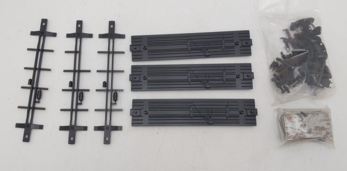 Train Miniature 8702 HO Scale Billboard Nostalgia Frieght Cars (Set of 3) EX/Box