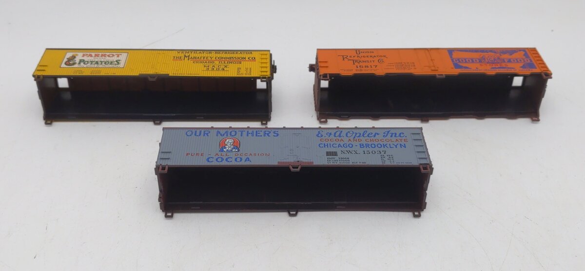 Train Miniature 8702 HO Scale Billboard Nostalgia Frieght Cars (Set of 3) EX/Box
