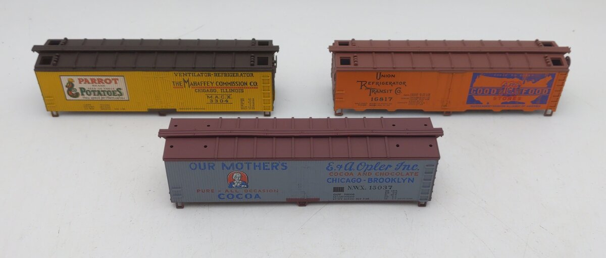 Train Miniature 8702 HO Scale Billboard Nostalgia Frieght Cars (Set of 3) EX/Box