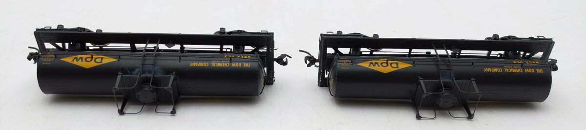 Broadway Limited 7673 HO Dow Chemical 6000 Gallon Tank Car (Pack of 2)