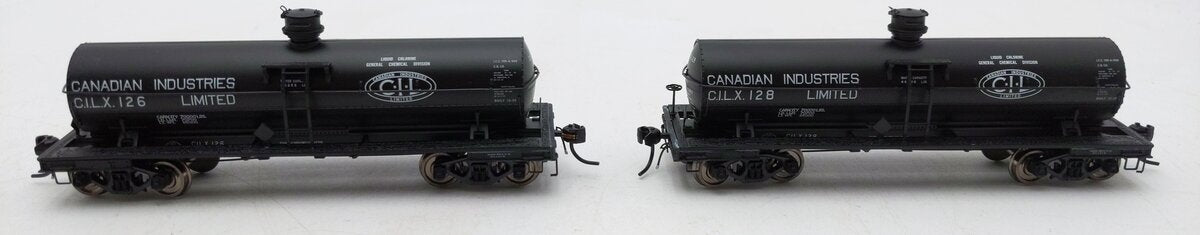 Broadway Limited 7672 HO Canadian Industries 6000 Gallon Tank Car (Pack of 2)
