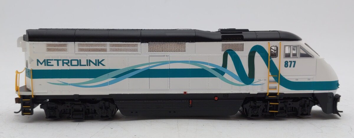 Athearn 94881 HO Metrolink F59PHI Diesel Locomotive Ready-to-Run #877