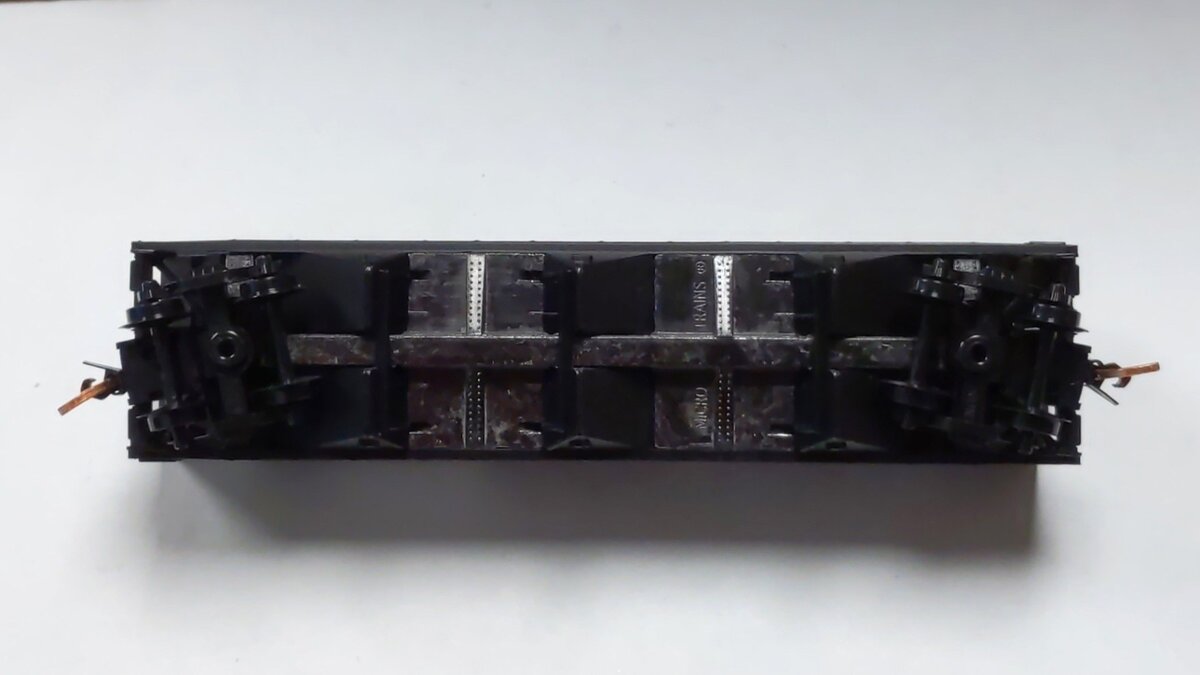 Micro-Trains 10800110 N BN 100-Ton 3-Bay Rib Side Open Hopper w/Load #528932