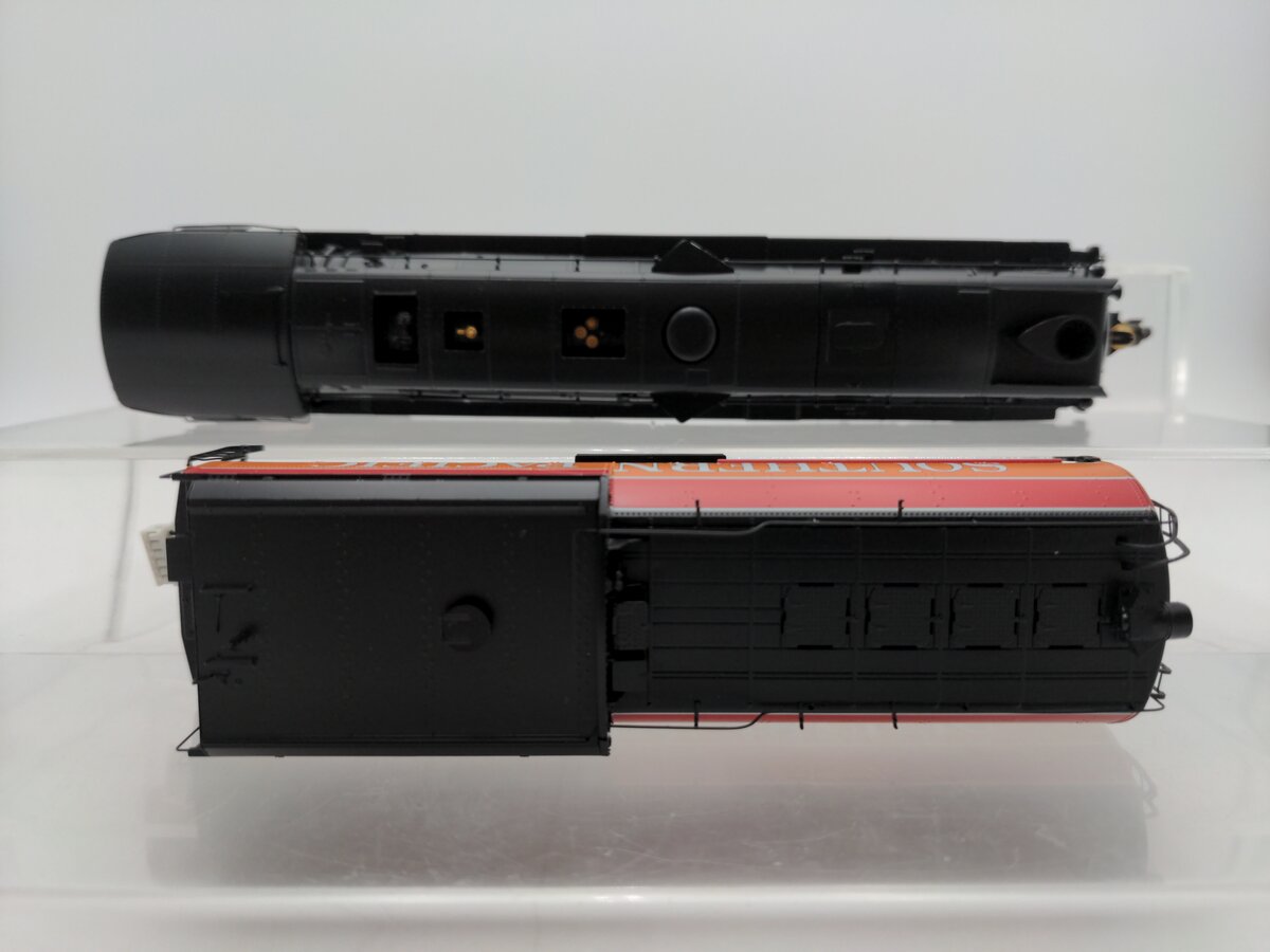Athearn ATHG71659 HO Southern Pacific Steam Loco & Tender #4353 w/Sound EX/Box