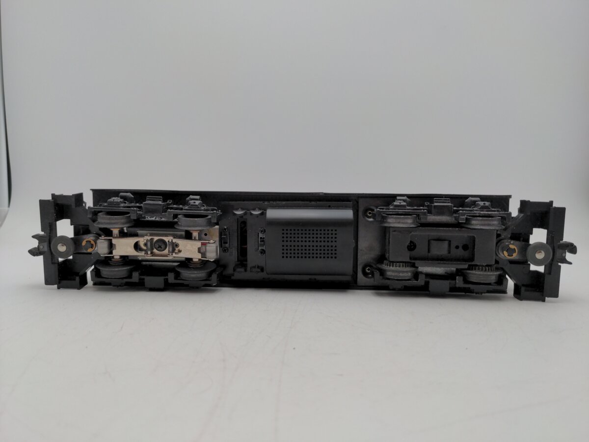Lionel 6-18513 O Gauge New York Central GP-7 Diesel Locomotive #7420 VG