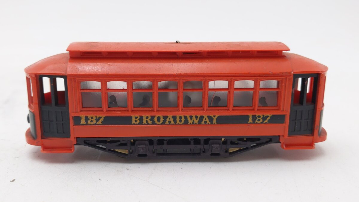 Tyco 214G HO Scale Broadway Trolley Car #137 EX