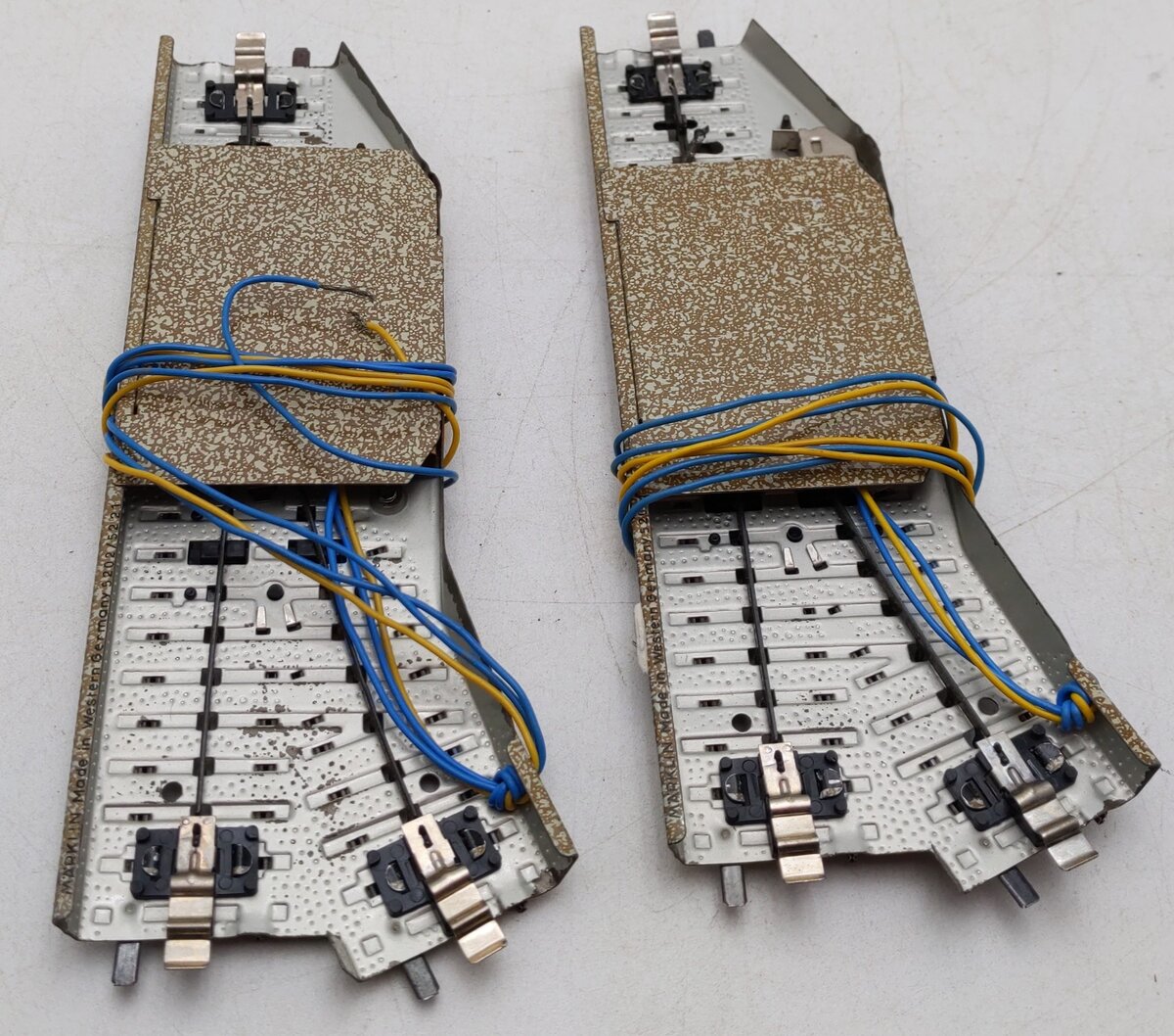 Marklin 5202 HO Scale Remote Right Switch Pair VG/Box