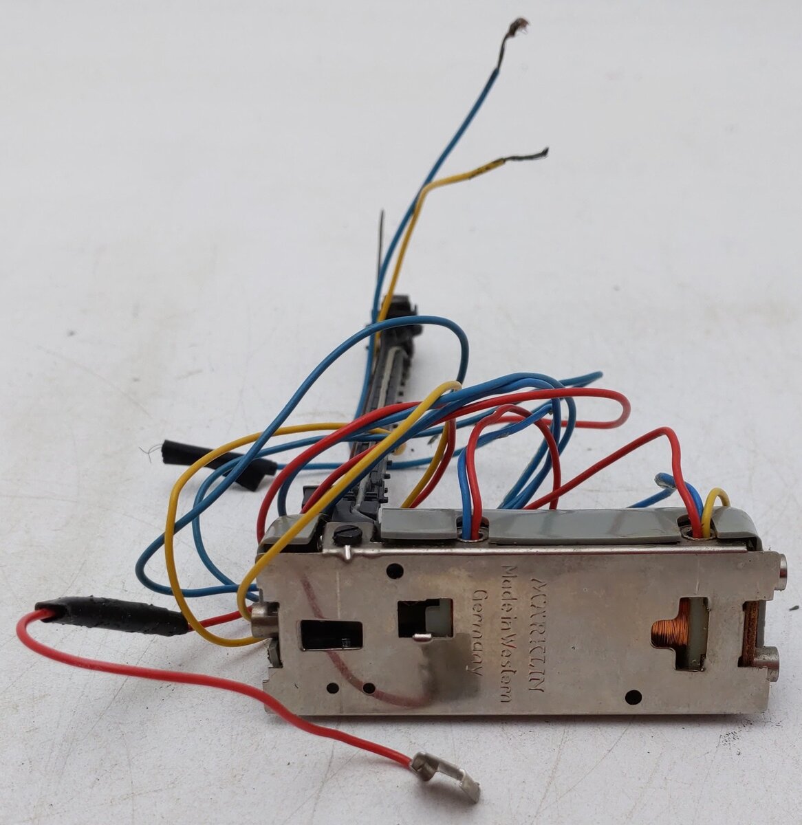 Marklin 7039 HO Scale Signal With Train Control/Box
