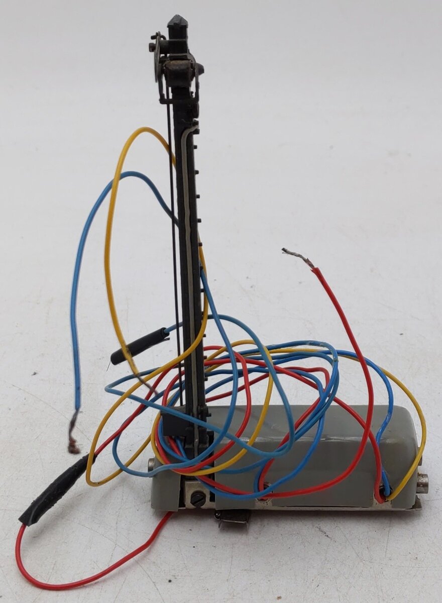 Marklin 7039 HO Scale Signal With Train Control/Box