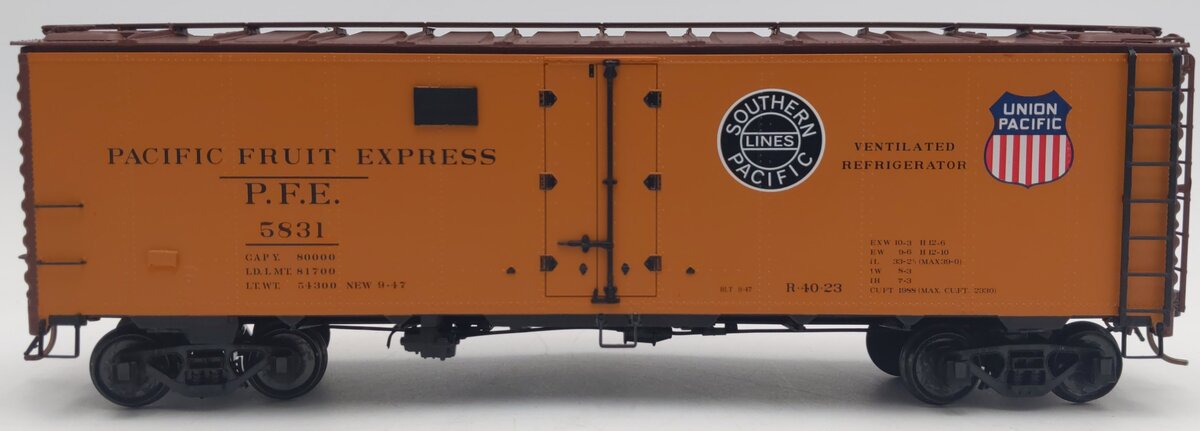 Des Plaines Hobbies 2301.2 S Scale Pacific Fruit Express Refrigerator Car #5831 EX/Box
