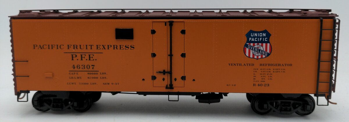 Des Plaines Hobbies SSA2302.2 S Gauge PFE Overland Reefer Car #46307 EX/Box