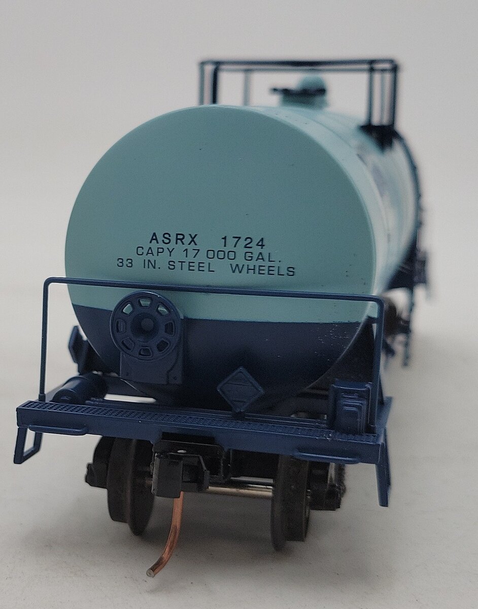 American Models 512 S Scale Domino Sugar Tank Car #1724 LN/Box