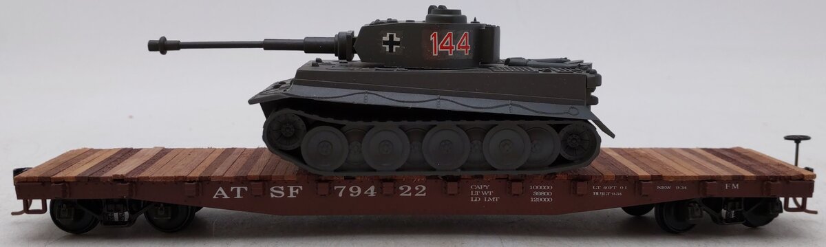 American Models 6018-TK S Gauge Santa Fe 46' Flatcar w/ Army Tank EX/Box