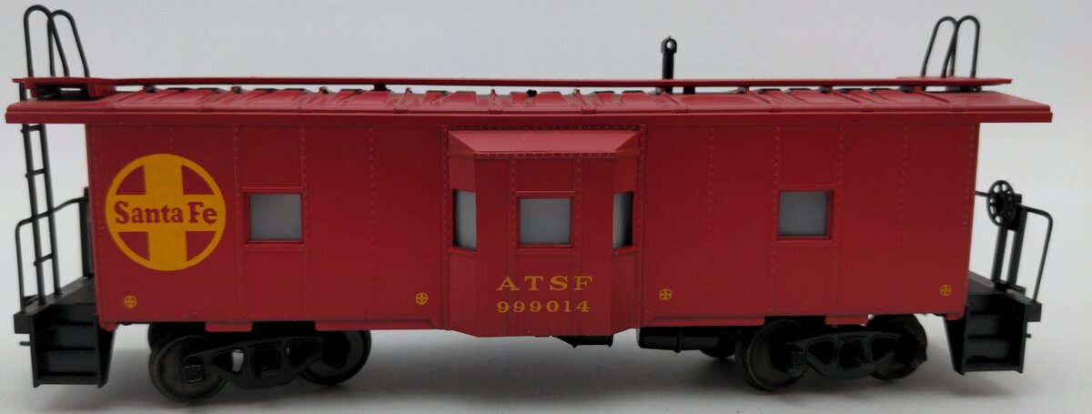 American Models 7710 S Gauge Santa Fe Bay Window Caboose #999136 EX/Box