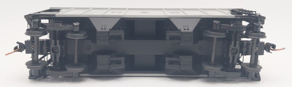 MTH 35-75042 S-Scale Norfolk and Western PS-2 (2-Bay) Hopper Car #71225