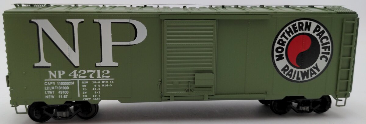 American Models 180G S Scale Northern Pacific Railway Boxcar #42712 EX/Box