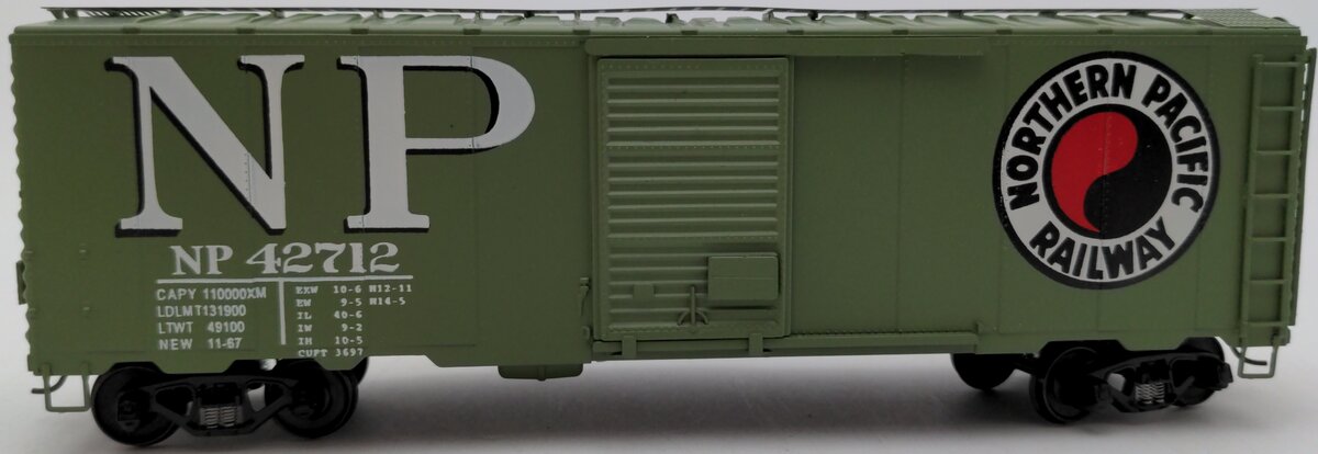 American Models 180G S Scale Northern Pacific Railway Boxcar #42712 EX/Box