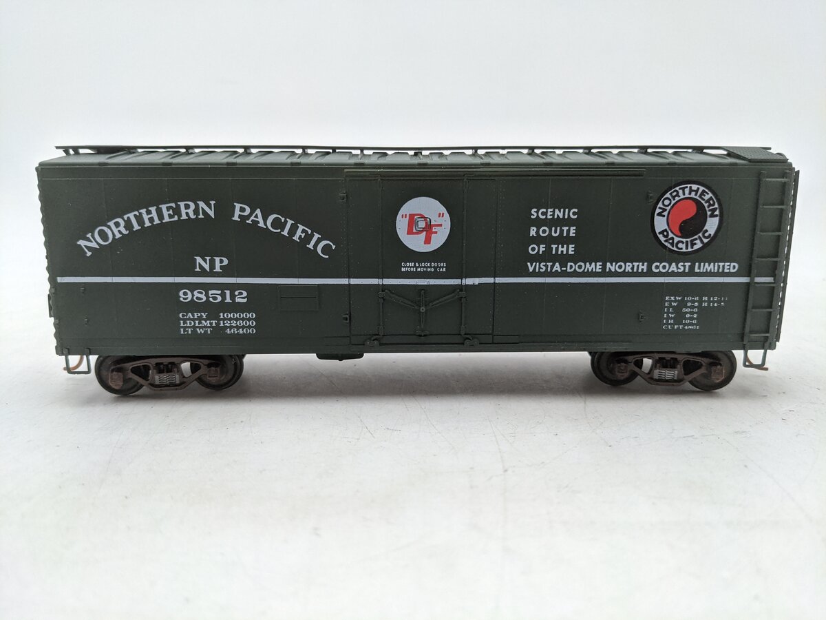 American Models 221 S Northern Pacific Boxcar # 98512 EX/Box
