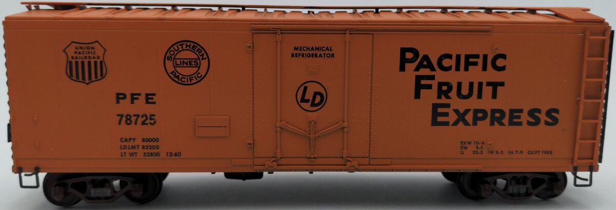 American Models 202 S Scale Pacific Fruit Express Reefer Car EX