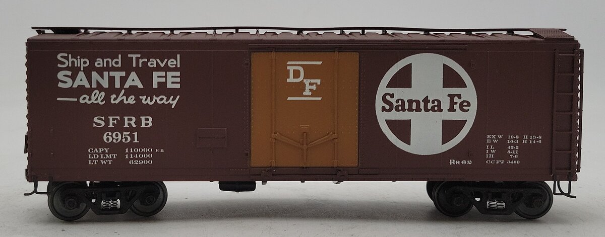 American Models 2210 S Gauge AT&SF 40' Reefer Car (Hi-Rail) EX/Box
