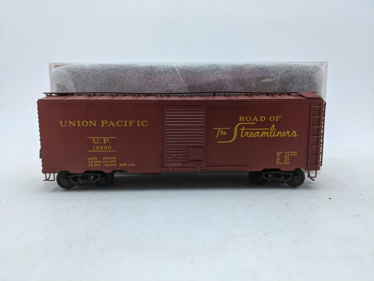 American Models 118 S Scale (Scale) Union Pacific 40' Box Car #19880 EX/Box