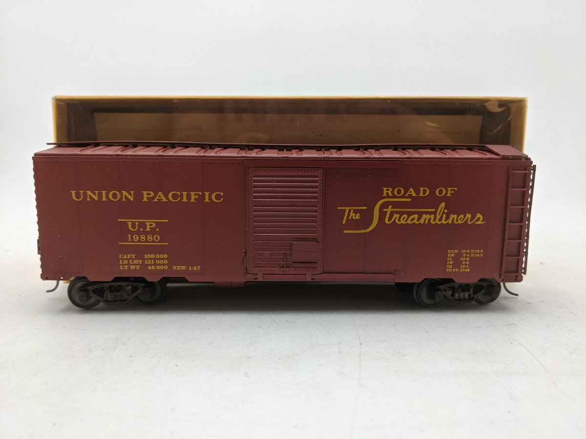 American Models 118 S Scale (Scale) Union Pacific 40' Box Car #19880 EX/Box