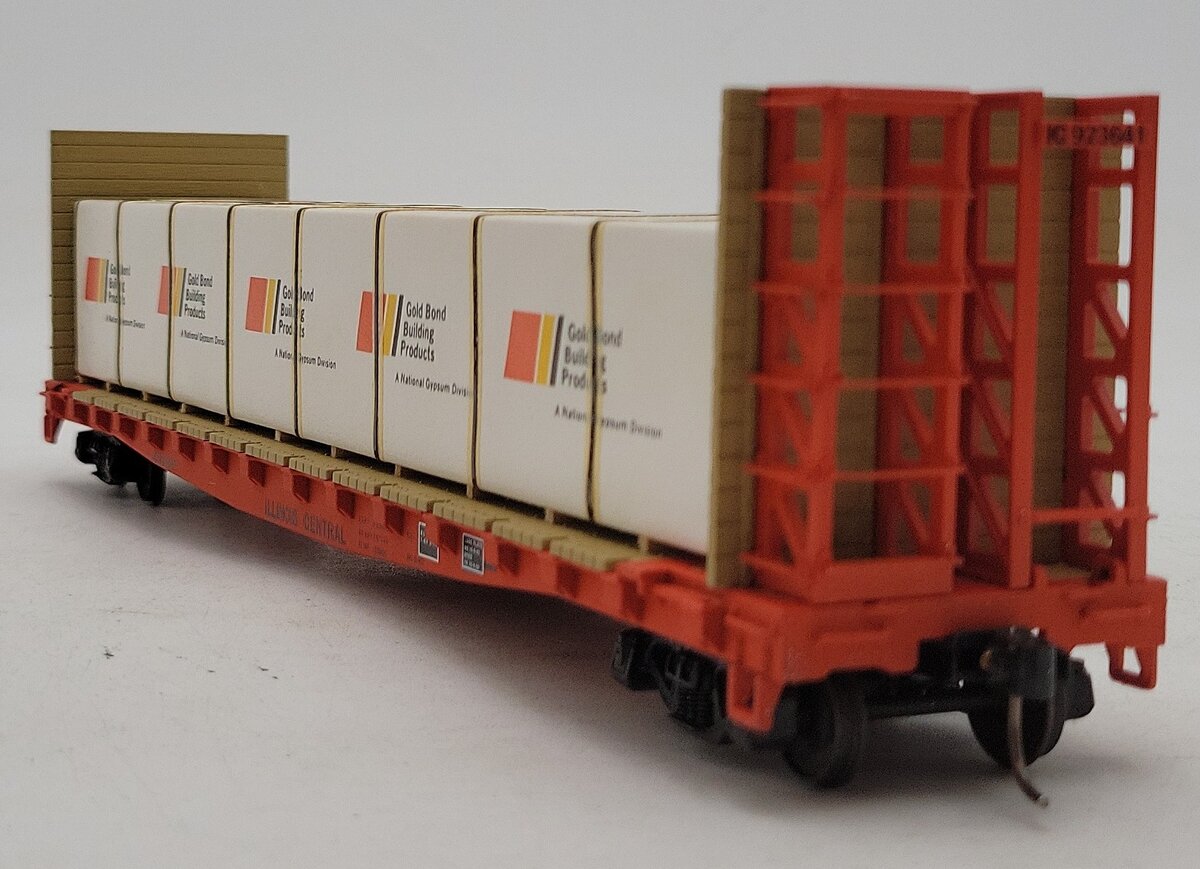 The Showcase Line 00161 S Scale IC Bulkhead Flatcar w/ GBP Load LN/Box