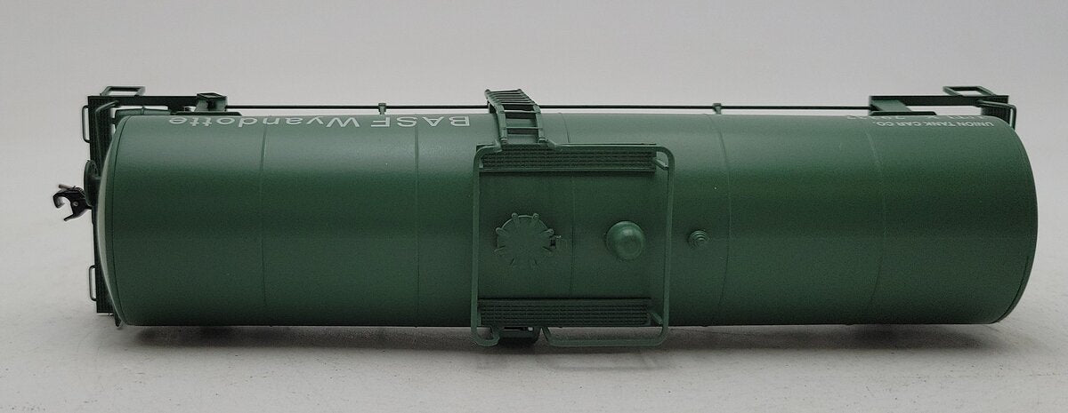 American Models 508 S Scale BASF Wyandotte Single Dome Tank Car #79337 LN/Box